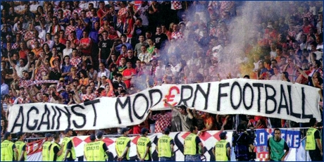 Striscione croato: Against modrn football